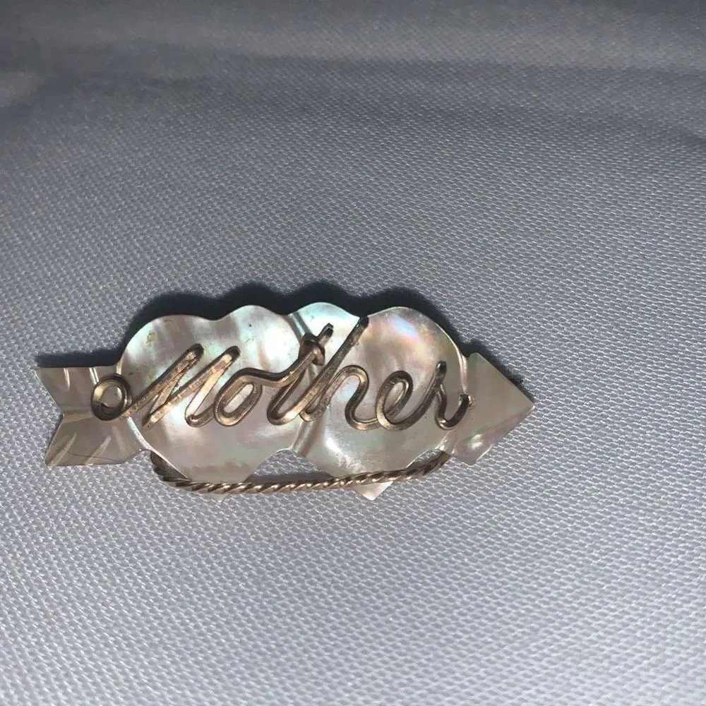 Vintage Mid Century Mother Of Pearl Gold Brooch‎